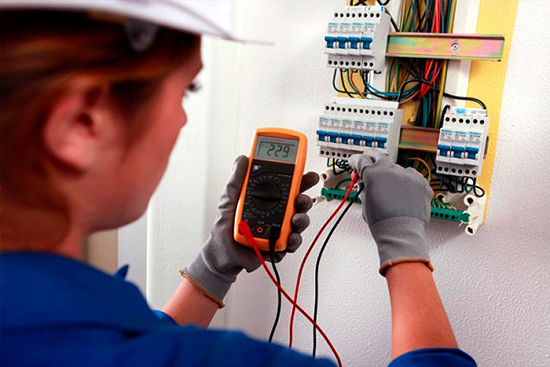 Sự khác nhau giữa CB chống giật và CB chống rò